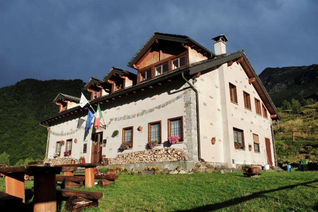 Rifugio Parpinasca Hostel Trontano Exterior photo